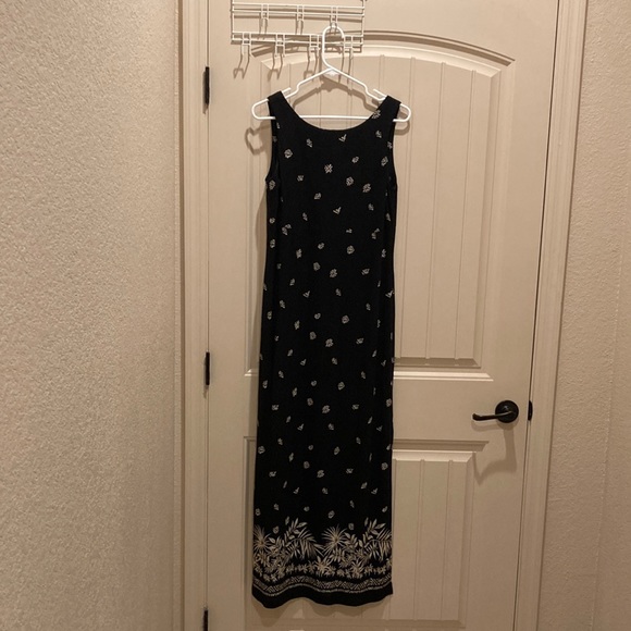 Studio 1 Dresses & Skirts - Studio 1 Black Maxi Dress with White Designs Floral Bottom Zip Back Slit Size 8